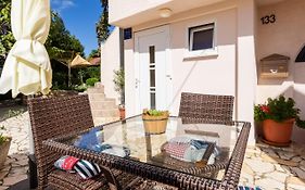 Apartment Sepat With Free Parking Place In Baska
